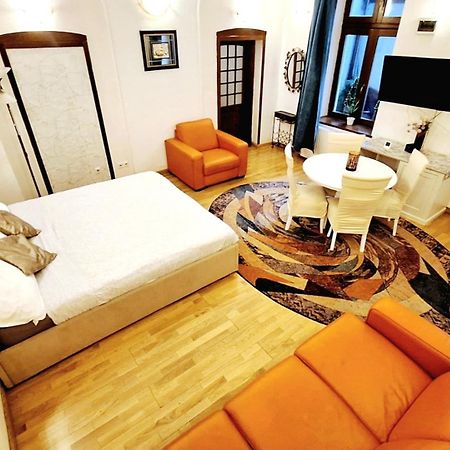 Ada Old Town Apartments 3 Брашов Екстериор снимка