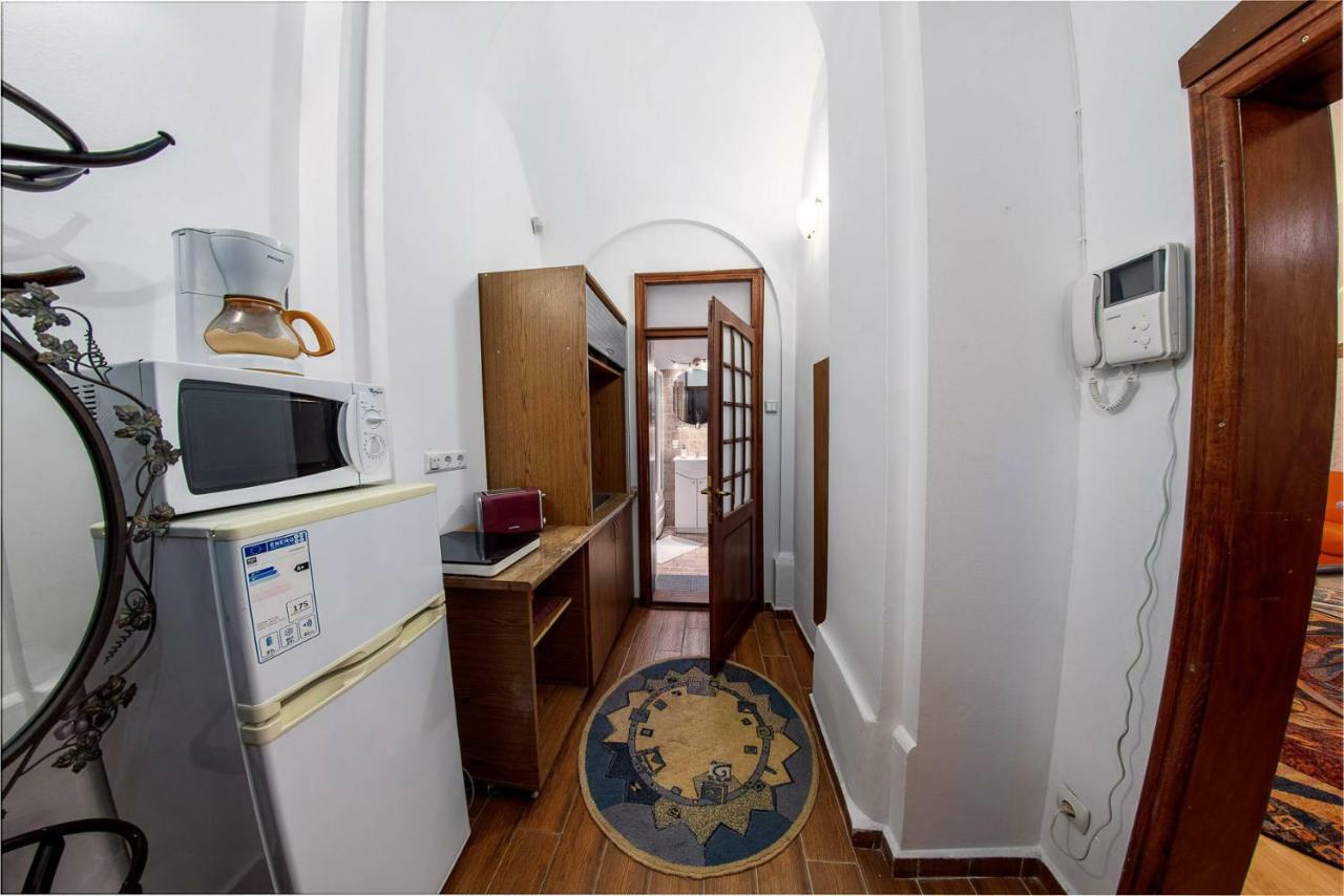 Ada Old Town Apartments 3 Брашов Екстериор снимка